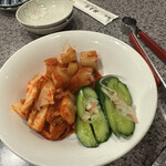 神立苑 - キムチ盛り合わせ