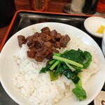 台湾小皿料理 阿里山 - セット¥850の魯肉飯