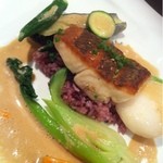 デザミ - 愛媛県八幡浜産　白身魚のソテー甲殻類のクリームソース