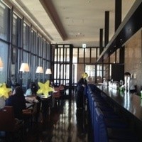 R restaurant & bar - 