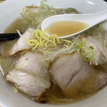 本格手抜きめし処 みんなのあじと - 麺は中太タイプ