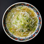 中国料理 神戸壺中天 - 葱たっぷりあっさり汁そば
