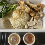 さいとう食堂 - 【贅沢カオマンガイ】揚げ鶏と蒸し鶏の2種盛り！