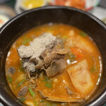 韓国料理 benibeni - カムジャタン「豚の背骨とジャガイモを煮込んだ鍋」