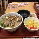 Nakau - あさりバターうどん(大)、サラダ