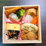 象印銀白弁当 - おかずは銀鮭西京焼き、だし巻き玉子、炊き合わせ、さつま揚げや蓮根の天ぷらなど