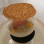 エクアトゥール - デザート：レモングラスでコンポートした桃と紅茶とほおずきの水まんじゅう、マンゴープリンとグァバソルベ