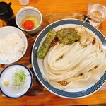 手打ちうどん 上を向いて - 