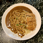 ケーツーカレーハウス - スパゲティカレー（ポークカツ）サラダセット ¥650  のスパゲティカレー（ポークカツ）