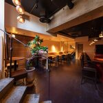 アルベンテ - 階段からの店内