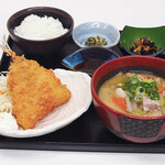 Fried horse mackerel (1 fish) set meal