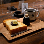 アンモナイトコーヒーマーケット - あんバタートースト@税込520円│アメリカーノ(Hot│Short│ブラジル)@税込390円