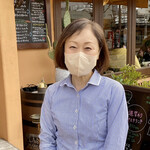 fi-kodhindhia - 森山さんに写真掲載許可をいただきました。
      料理も美味しかったですが、森山さんのホスピタリティー溢れるお客様とのやり取りが素敵でした。
      また行きたい！
      そう思わせる話術にすっかり魅了されました♪