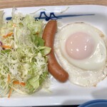 松屋 - 「ソーセージエッグ定食 ミニ牛皿セット」(450円)