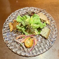 フィーコディンディア - 前菜
                    ◇ 高知の金柑と赤玉ねぎとエビのサラダ
                    ◇ アーティチョークとセロリのカポナータ
                    ◇ 子羊のバジルペースト焼き
                    ◇ パンにのせた天城黒豚のパテ
                    ◇ 黒トリュフのオムレツ