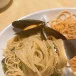 ガフーリオ - ムール貝と菜の花のオイルパスタのアップ