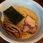 麺屋 悠 - 麺丼にも具材が入った!