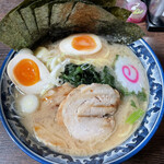 麺屋　武士道 - 特製ラーメン！醤油　1010円