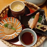 かに道楽 梅田店 - 籠盛り(かに造り、かに茶碗蒸し、大根炊いたの)