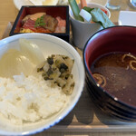 Rakuu - ごはんとお味噌汁が美味しい