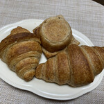 天然こうぼぱん とことこ - アップルクロワッサンだけ、形が違うんよね(°▽°)