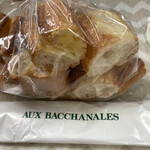 AUX BACCHANALES - フィセル オ ブール　バターがジュワーっと染込んだザクザクのパン♡