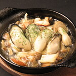 橄欖油蒜味牡蠣和蘑菇