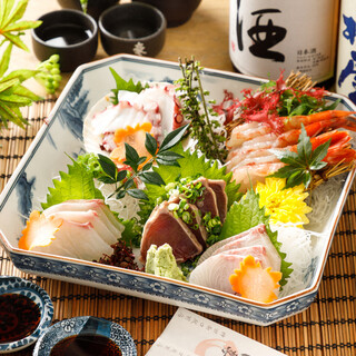 朝獲れ新鮮鮮魚をふんだんに使用♪当店自慢の海鮮料理召し上がれ