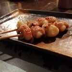 炭火焼鶏 大樹 - 鳥皮にんにく串