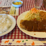 洋食屋チャーリー - ビーフカツ 1200円。