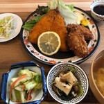 ナカガミ食堂 - アジフライと牡蠣フライの定食