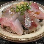 Aradaki Chuukasoba Gyorogyoro - 五種の海鮮小丼