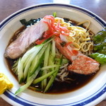 尾州 - 2013.07 普通の冷やし中華っぽく見えますがスープはラーメンスープに近い魚介系の出汁で酸味は控えめ。