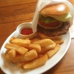 TimeOut Cafe&Diner - 八ヶ岳バーガー。
お腹がバーガーだ…