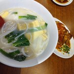 香港華記焼味&米線 - 鶏肉米麺