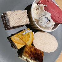 ブッフェアンドカフェ スロープサイドダイナー ザクロ - 