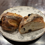 Bakery loro - クランベリーとホワイトチョコ　380円