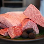 燒肉Ushigoro 新宿三丁目店 - 今日的肉品