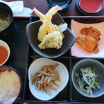 厚生センターレストラン - 料理写真:今日の御膳は海老と季節野菜の天ぷら