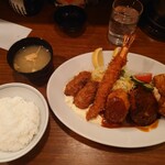 グリル欧風軒 - デラックスランチ、カキフライ、エビフライ、クリームコロッケ、ハンバーグ、唐揚げ、ご飯おかわりオッケー1400円