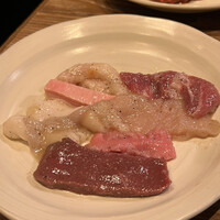 炭火焼肉ホルモン うしごろ 中目黒店 - 