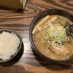 Ramen Yoshiyama Shouten - 230301水　北海道　吉山商店 本店　焙煎ごまみそらーめん’小ライス（サービス）