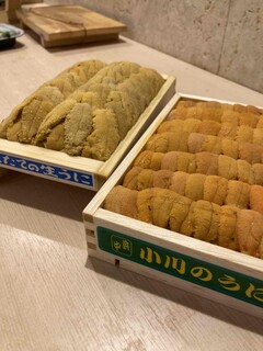 Sushi Umi - 馬糞ウニとムラサキウニの食べ比べ！