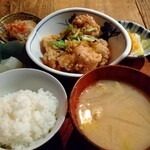 くらごはん - 気まぐれくらごはん（油淋鶏）1000円   ご飯少なめ