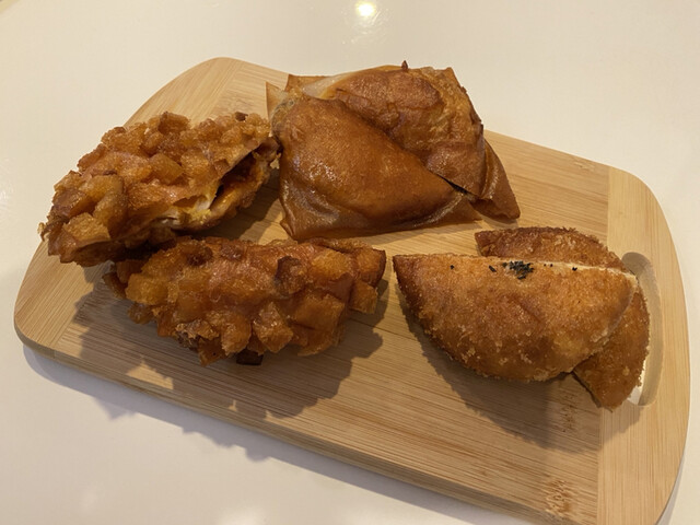 Hiroshima Curry Pan Kenkyujo Takahina Ten photo 5