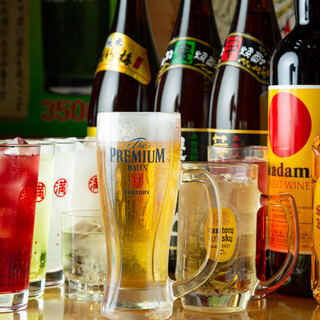 50種以上の多彩なドリンクを飲み放題でお得に満喫！