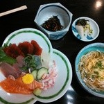 丸福寿し - 海鮮丼ランチ800円