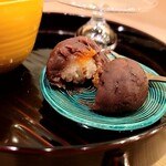 馬車道 大かわ - 干し柿いりのおはぎ