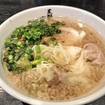 支那ソバ 小むろ - 醤油に背脂を追加