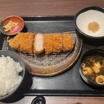 平田牧場 極 - ロースカツ膳